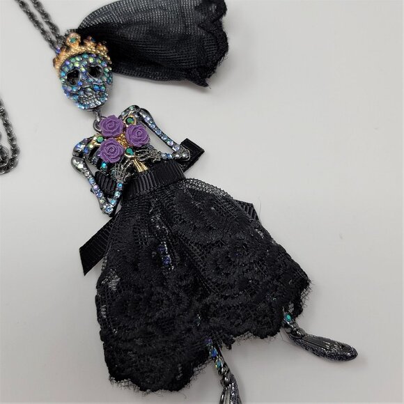 Betsey Johnson Rhinestone Skeleton Necklace w Black Lace NWT - Picture 4 of 12